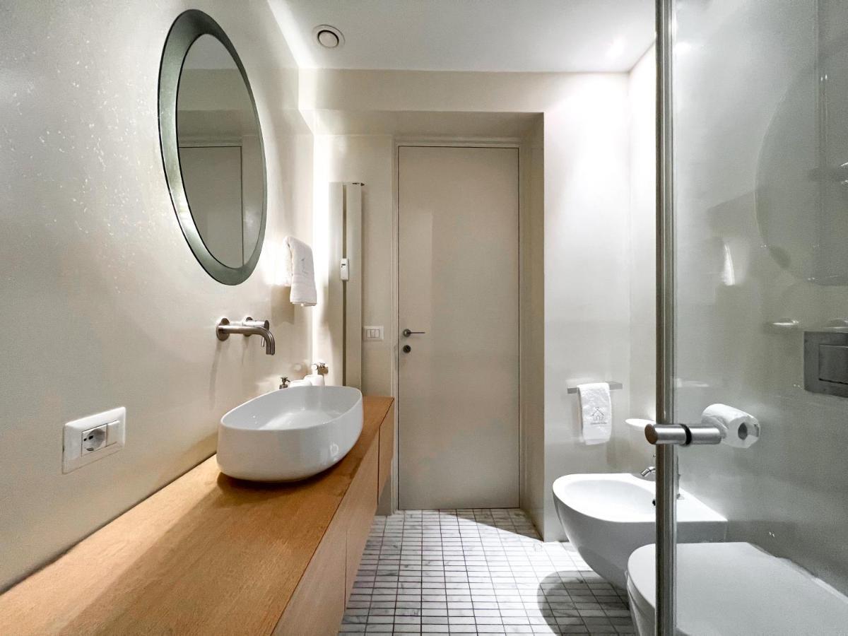 Luxury House & Secret Garden - Strategic Location, 100M To Metro B Apartment Roma Exterior foto