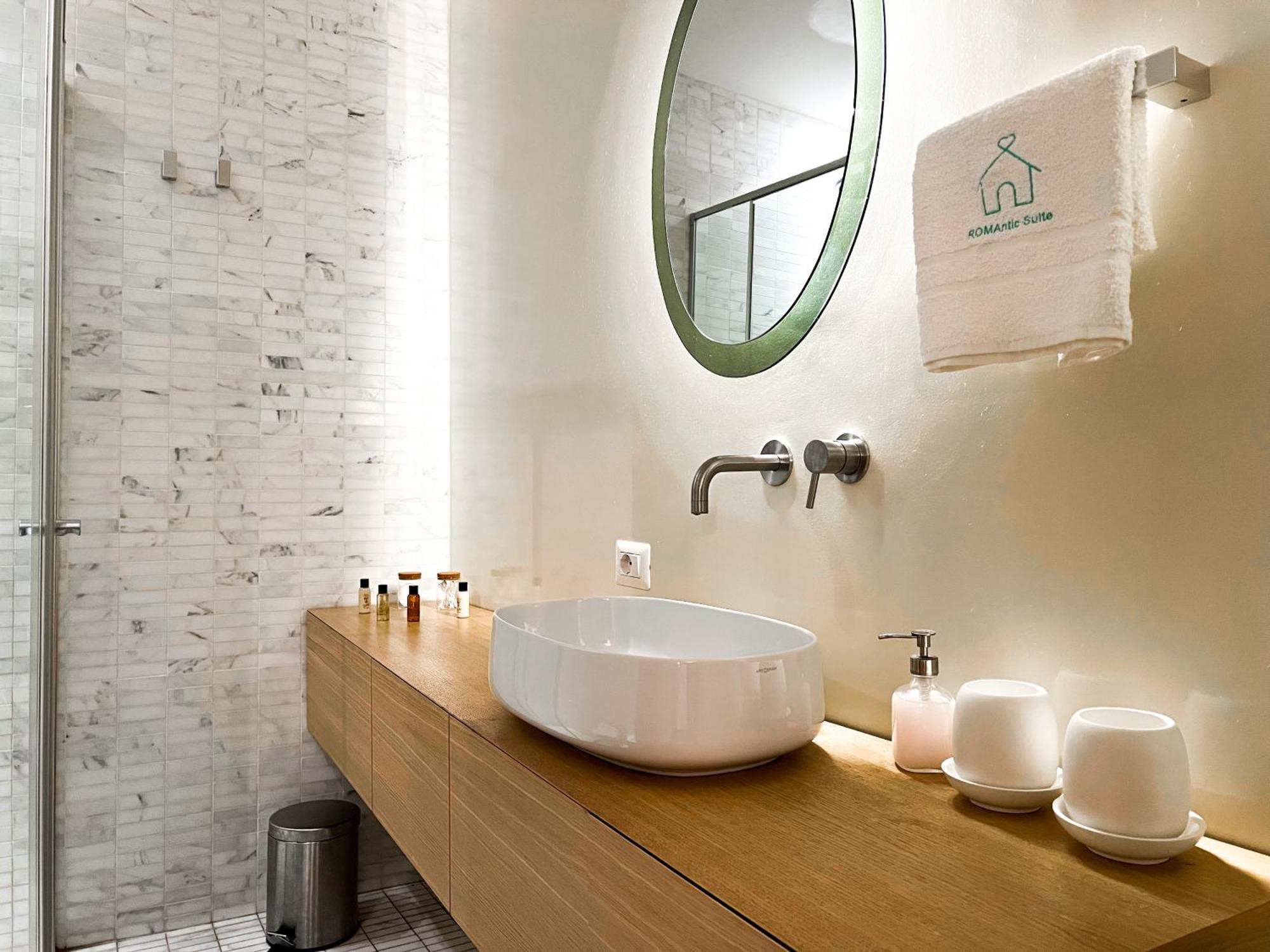 Luxury House & Secret Garden - Strategic Location, 100M To Metro B Apartment Roma Exterior foto